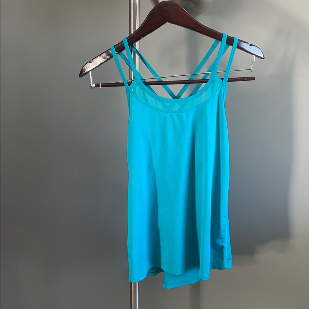 Champion cross-strap stylish loose workout tank!